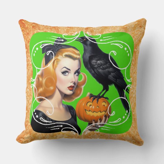セクシーハロウィーンガールとレイヴン クッション (正面)