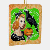 セクシーハロウィーンガールとレイヴン セラミックオーナメント (右)