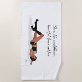 セクシーブルネットピンナップガールスリープビーチタオル ビーチタオル (正面)