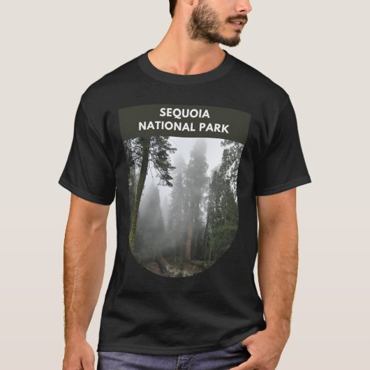 セコイア国立公園 – ミスティ春 Tシャツ (正面)