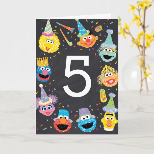 セサミストリートのカラフルなコンフェッティでお子さんの5歳の誕生日をお祝いしよう カード (黄色い花)