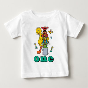 セサミストリートのキャラクターたちがお祝いするファーストバースデーTシャツ ベビーTシャツ