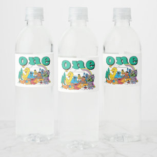 セサミストリートのキャラクターとストリートサインの水ボトル ペットボトルラベル