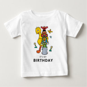 セサミストリートの仲間たちとストリートサインのバースデーTシャツ ベビーTシャツ