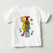 セサミストリートの仲間たちとストリートサイン ベビーTシャツ (正面)