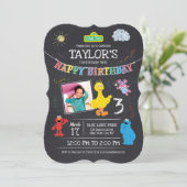 セサミストリートパルズチャルクボード写真3歳誕生日 招待状 (スタンド正面)