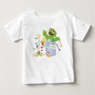 セサミストリート |オスカー – クリスマスツリー ベビーTシャツ