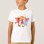 セサミストリート |ジュリア、エルモ&アビー踊り Tシャツ<br><div class="desc">自閉症の4歳の優しく好奇心旺盛なジュリアさんに出会う。セサミストリートの最新キャラクター教えは子どもたちや家族が受け入れることだ。ジュリアは歌ったり絵を描いたりするのが好きで、違うことをするのですが、それでいいのです。エルモとセサミストリートの救済友人たちは、ジュリアが目を見ても、まもしだ友達になりたがっていることを理解している。Juliaは単に「集団の一部」として、すでに大きな影響を与えています。   © 2021 Soma Workshop.www.sesamestreet.org</div>