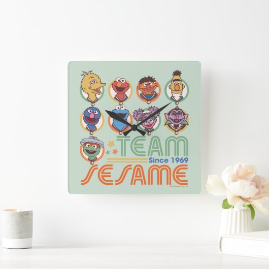 セサミストリート |チームごま1969年より スクエア壁時計 (ホーム)