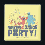 セサミストリート モンスター ダンス パーティ マグネット<br><div class="desc">このヴィンテージ グラフィックには、ビッグバード、エルモ、クッキーモンスターが登場し、「モンスター ダンス パーティ！」というテキストが表示されます。 © 2022 セサミ ワークショップ。 www.sesamestreet.org</div>