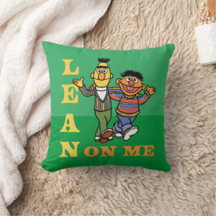 セサミストリート Bert & Ernie Lean on Me クッション