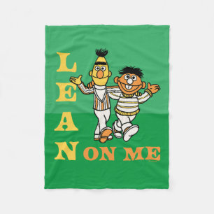 セサミストリート Bert & Ernie Lean on Me フリースブランケット