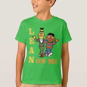 セサミストリート Bert & Ernie Lean on Me Tシャツ