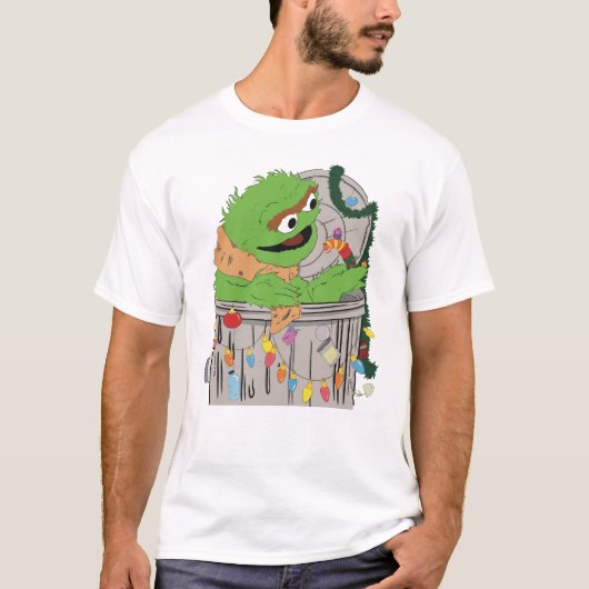 セサミストリート | Christmas Oscar the Grouch Tシャツ (正面)
