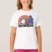 セサミストリート | ElmoとCookieに時間がかかる Tシャツ (正面)