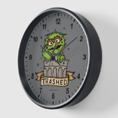 セサミストリート | Oscar the Grouch Trashed 壁時計 (傾斜)