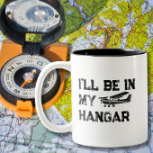 セスナ飛行機&私は私の格納庫のおもしろいパイロット ツートーンマグカップ