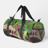 セダムの花に佇むカマキリの名入れデザイン ダッフルバッグ (右コーナー)