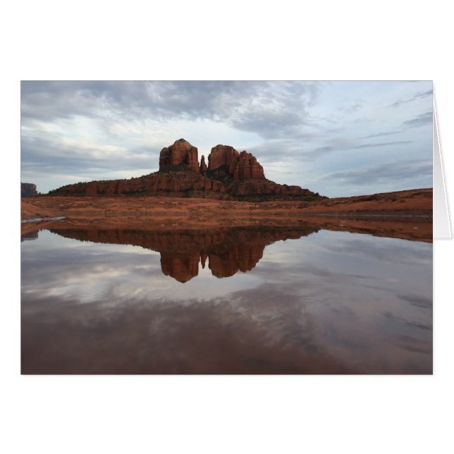 セドナの赤い石 (正面横)