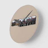 セドナアリゾナビックレター – マウンテンビュー ラウンド壁時計 (傾斜)