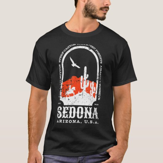 セドナアリゾナUSA風光明媚な砂漠山脈 Tシャツ (正面)