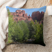 セドナ・アリゾナの大聖堂ロックアンドストリーム クッション (ブランケット)