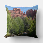 セドナ・アリゾナの大聖堂ロックアンドストリーム クッション (正面)