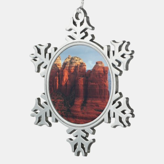 セドナ・アリゾナの曇りポットロック スノーフレークピューターオーナメント (右)