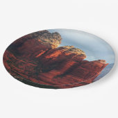 セドナ・アリゾナの曇りポットロック ペーパープレート (アングル)