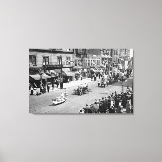 セネカでの7月のパレードのワシントン州シアトル キャンバスプリント (正面)