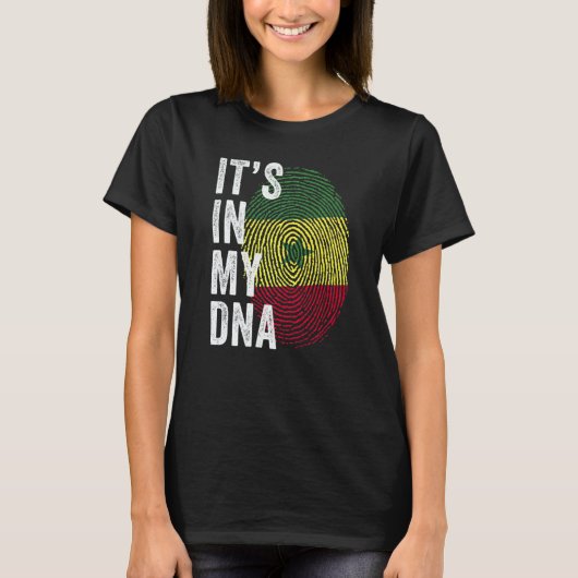 セネガルが私のDNAに刻まれてる 素敵なセネガル人の指紋 Tシャツ (正面)