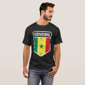 セネガルスタイルセネガル国旗の男を見る Tシャツ (正面フル)