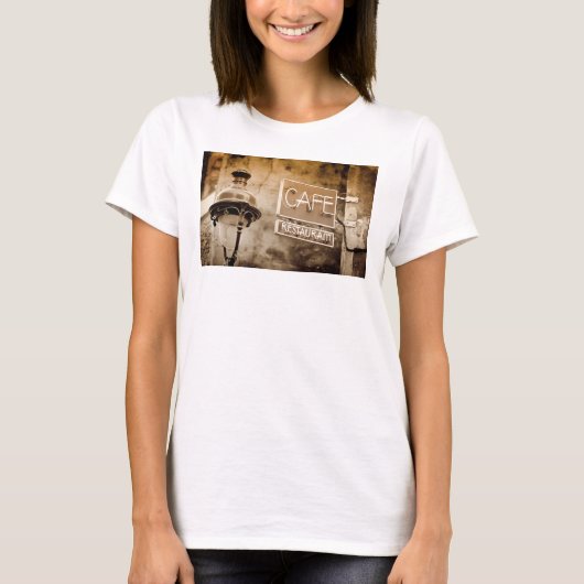 セピアカフェ標識，パリ，フランス Tシャツ (正面)