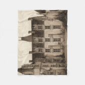 セピアフランスのトーンの美しいシャトー フリースブランケット (正面)