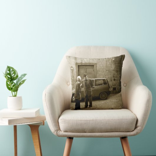 セピア色の正方形の装飾用クッションのイタリアンな通り場面 クッション (椅子)