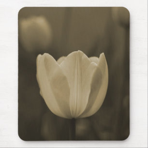 セピア色の調子の独身のなチューリップの花のmousepadのギフト マウスパッド