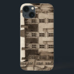 セピア色の調子の美しくフランスのな館 iPhone 13ケース<br><div class="desc">小さい勝利者はこの楽しいセピア色の調子で捕獲される美しくフランスのな館を持って来ます。 この荘厳な領主の邸宅はフランスのな高潔の住宅であり、セピア色フィルターはこの建物の皇族を引き出します。 このプリントが付いているあなたの家に高潔を持って来て下さい!</div>