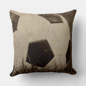 セピア色はサッカーボールにある調子を与えました クッション (裏面)