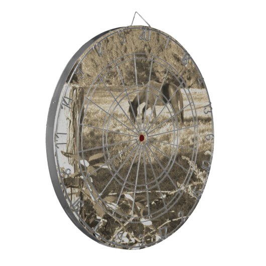 セピア音茶色の馬とフェンス ダーツボード (正面左)