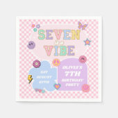 セブンはヴィーヴ名門私立校風のパッチ7th誕生日パーティー スタンダードカクテルナプキン (正面)