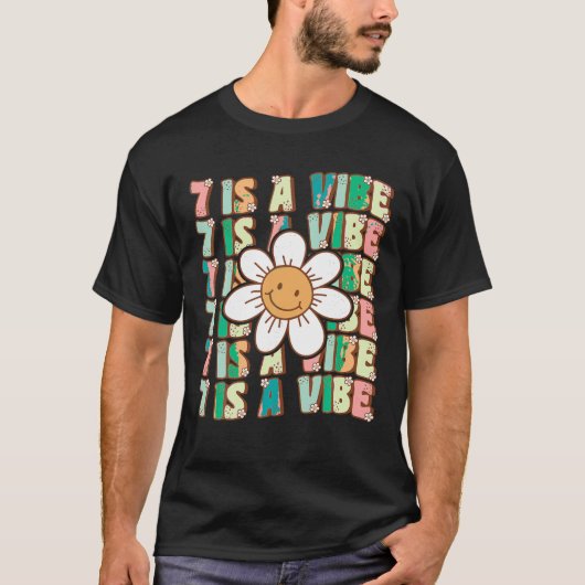 セブンはVibe Cute Groovy 7th Birthday Party大 Tシャツ (正面)