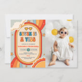 セブンはVibe Groovy Retro Rainbow 7th誕生日 招待状 (正面)