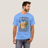 セメントを食べる呪われた猫 奇妙で面白い特定のミーム Tシャツ (正面フル)