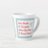 セラピストが必要なバンコ カフェラテマグ (右アングル)