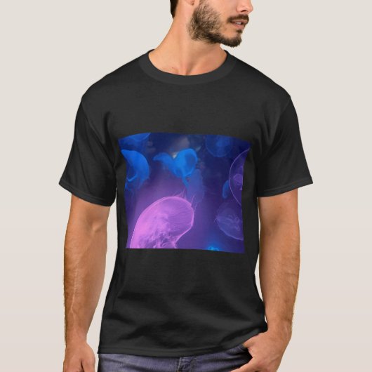 セラピストはヒレを持っている Tシャツ (正面)