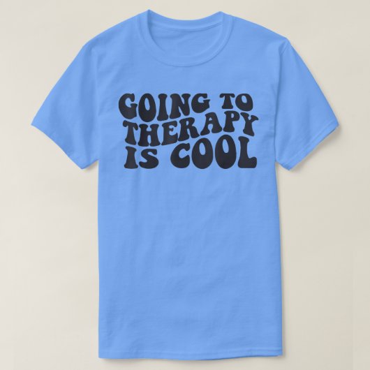 セラピーに行く女カッコいいはメンタルヘルス愛 Tシャツ (デザイン正面)