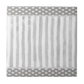 セラミックタイル白およびグレーストライプ タイル (正面)