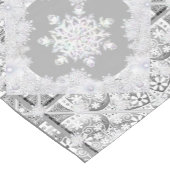 セラミックレースグレーとスノーフレーク ショートテーブルランナー (コーナー)