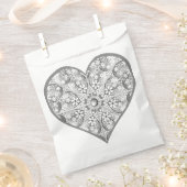 セラミックレースグレー フェイバーバッグ (クリップ留めされた状態)