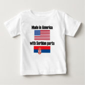 セルビアの部品が付いているアメリカで作られる ベビーTシャツ (正面)